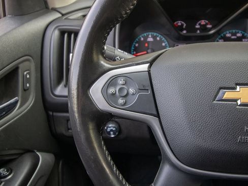 Used 2022 Chevrolet Colorado LT AWD/4WD image 32