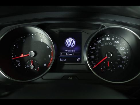 Used 2018 Volkswagen Tiguan S AWD/4WD image 23