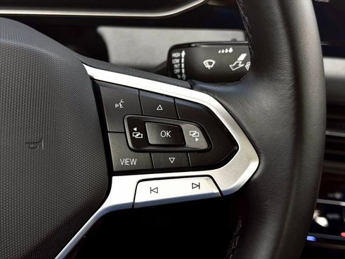 Used 2025 Volkswagen Jetta SE image 11