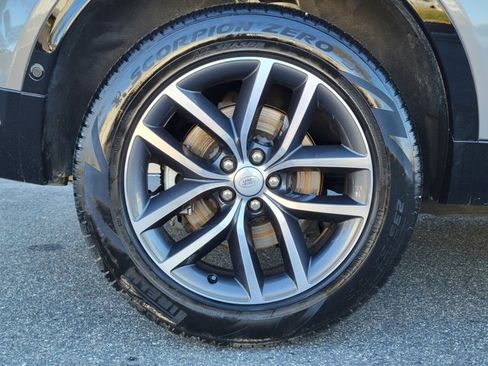 Used 2025 Land Rover Discovery Sport Dynamic SE image 14