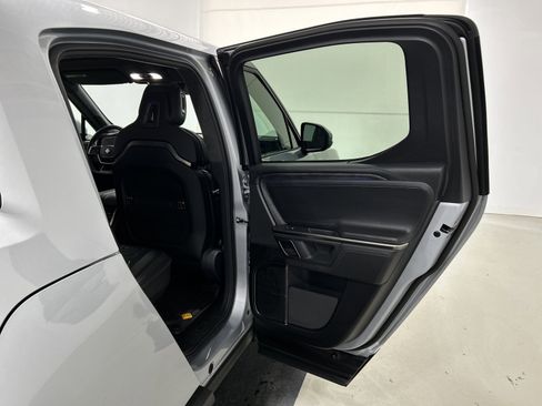 Used 2022 Rivian R1T Launch Edition image 19