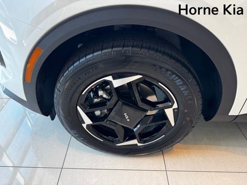 New 2026 Kia Sportage EX image 8