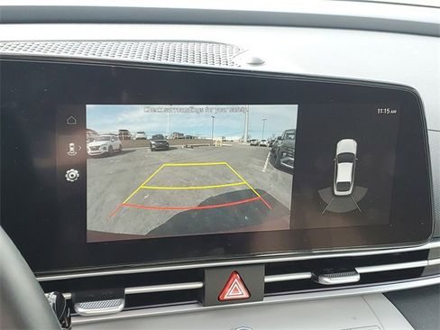 Used 2023 Hyundai Elantra Limited image 29