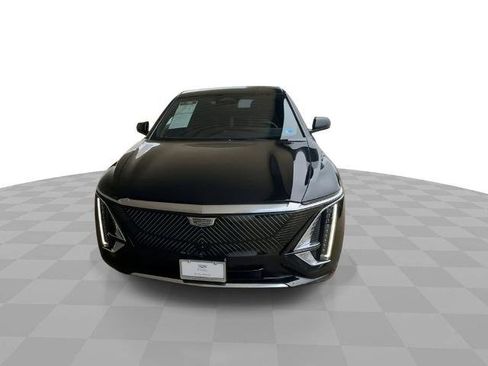 Certified 2024 Cadillac Lyriq Luxury AWD/4WD image 3