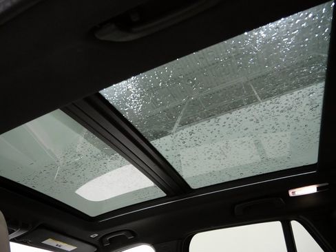 Used 2019 BMW X1 xDrive28i w/ Convenience Package image 4