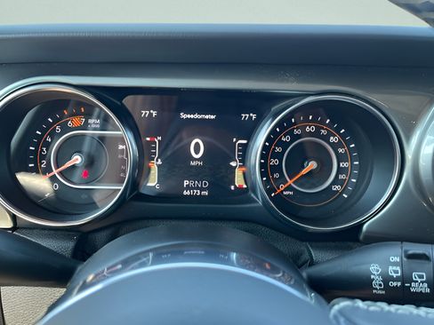 Used 2019 Jeep Wrangler Unlimited Sahara AWD/4WD image 9