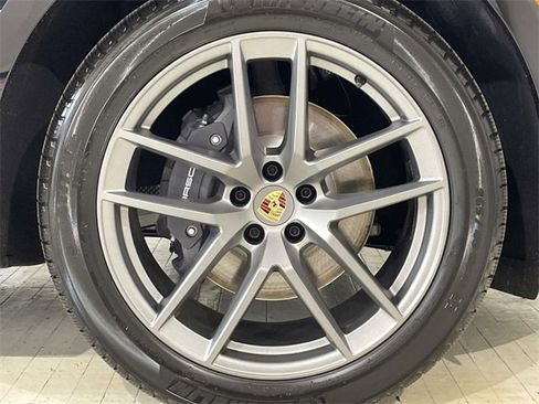 New 2026 Porsche Macan image 16