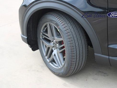 New 2026 Ford Explorer ST w/ Sun And Sound Package image 5