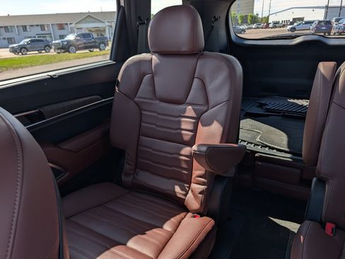 Used 2025 Kia Telluride SX Prestige AWD/4WD image 12