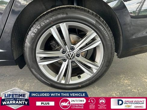 Used 2024 Volkswagen Jetta SE FWD image 9