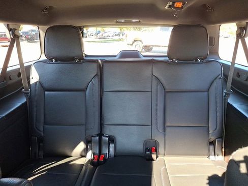Used 2022 GMC Yukon XL Denali image 14
