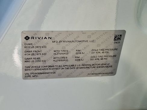 Used 2025 Rivian R1S Adventure AWD/4WD image 20