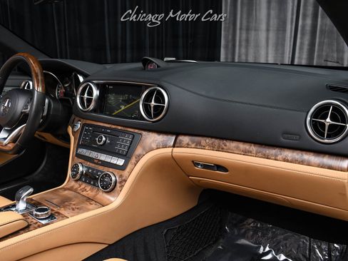 Used 2019 Mercedes-Benz SL 550 image 24
