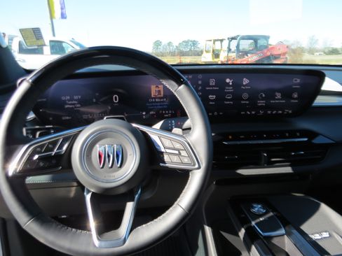 Used 2025 Buick Enclave Avenir w/ Super Cruise Package image 18