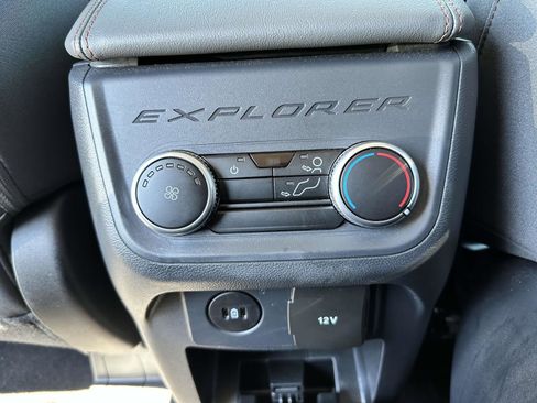 Used 2025 Ford Explorer Active image 17