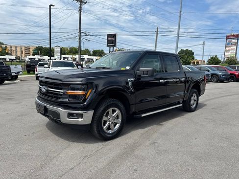 Used 2025 Ford F150 XLT w/ Equipment Group 301A Standard AWD/4WD image 3