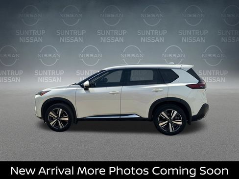 Certified 2023 Nissan Rogue Platinum w/ Platinum Premium Package FWD image 3