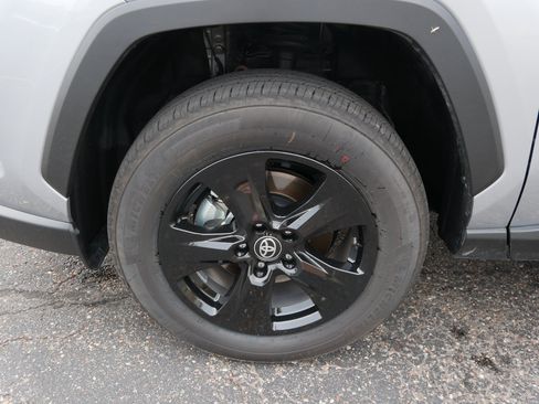 Used 2025 Toyota RAV4 XLE w/ Convenience Package AWD/4WD image 9