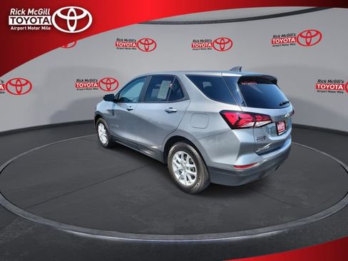 Used 2023 Chevrolet Equinox LS w/ LS Convenience Package FWD image 6