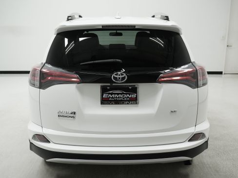 Used 2016 Toyota RAV4 SE FWD image 5