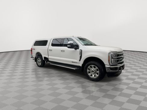 Used 2023 Ford F350 Lariat w/ Chrome Package image 40