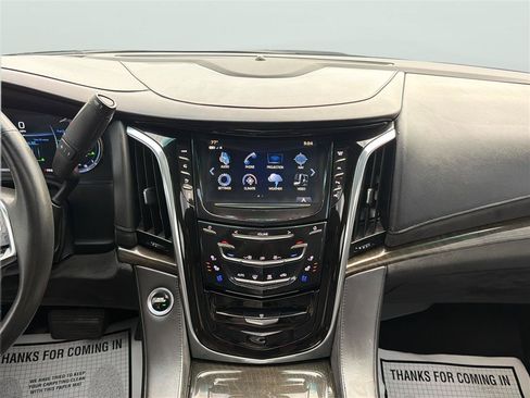Used 2017 Cadillac Escalade Platinum AWD/4WD image 31