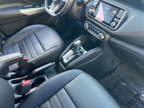 Used 2020 Nissan Kicks SR w/ SR Premium Package FWD image 16