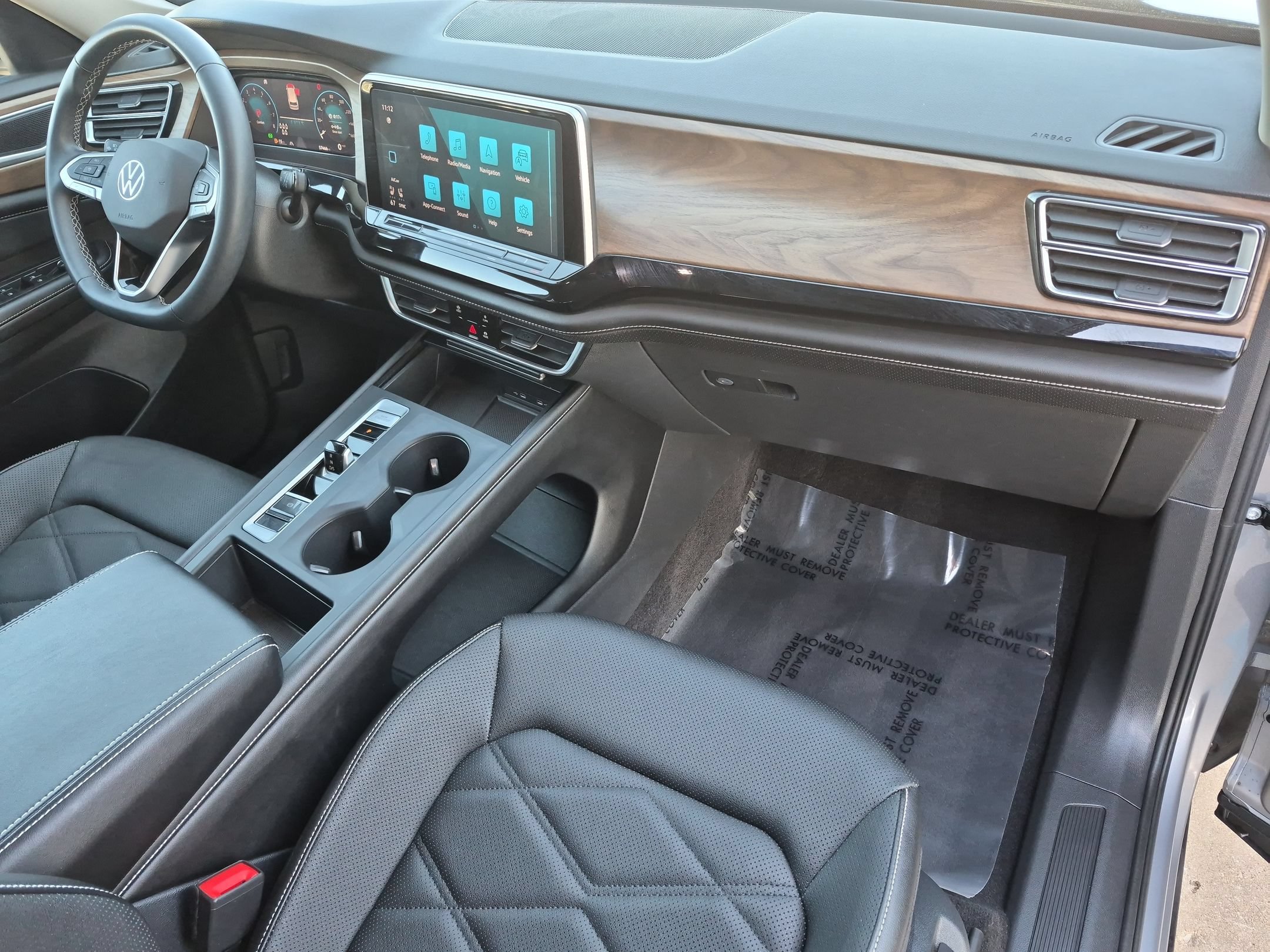 Used 2024 Volkswagen Atlas SE AWD/4WD image 30