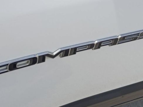 Used 2021 Jeep Compass Latitude AWD/4WD image 14
