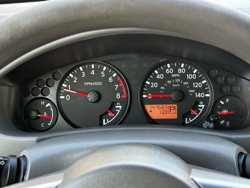 Used 2014 Nissan Frontier SV image 12