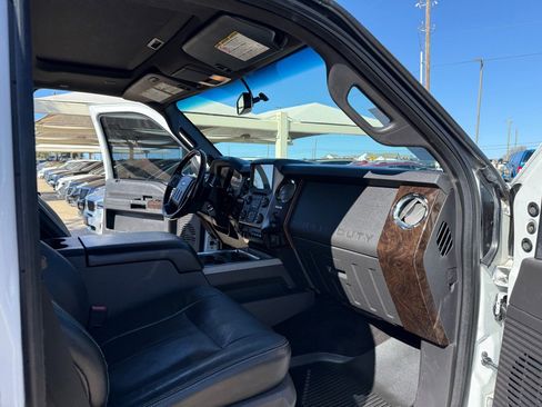 Used 2016 Ford F250 Lariat w/ Lariat Ultimate Package image 17