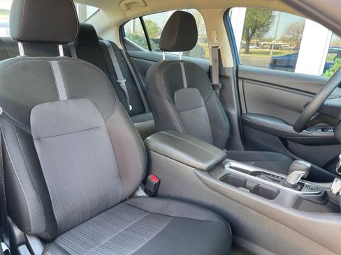 Used 2025 Nissan Sentra SV FWD image 34