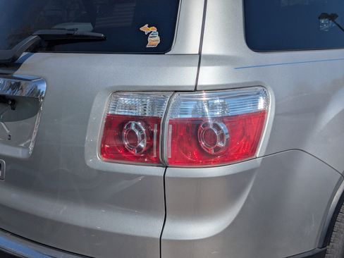 Used 2008 GMC Acadia SLE w/ Preferred Package image 9