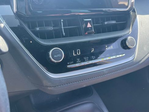 Used 2023 Toyota Corolla SE w/ SE Premium Package image 10