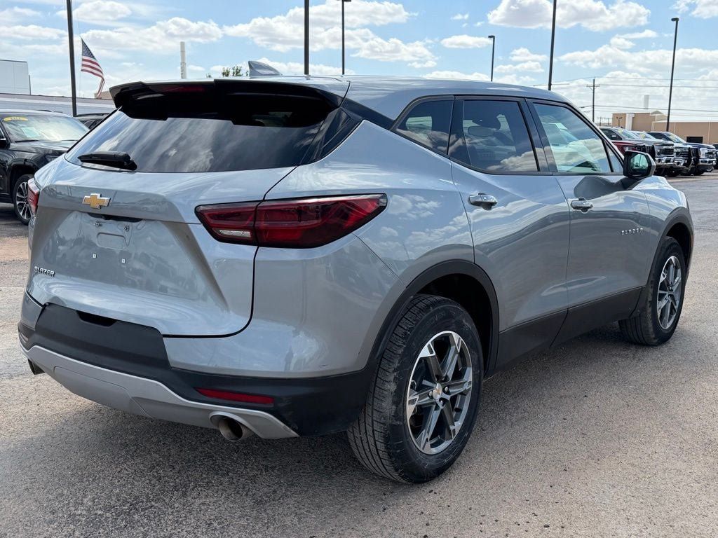 Used 2025 Chevrolet Blazer LT FWD image 6