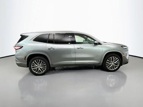 Used 2026 Buick Enclave Avenir w/ Super Cruise Package AWD/4WD image 9