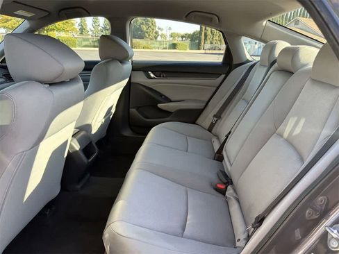 Used 2018 Honda Accord LX image 29