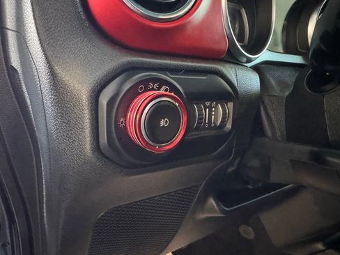 Used 2018 Jeep Wrangler Rubicon image 23