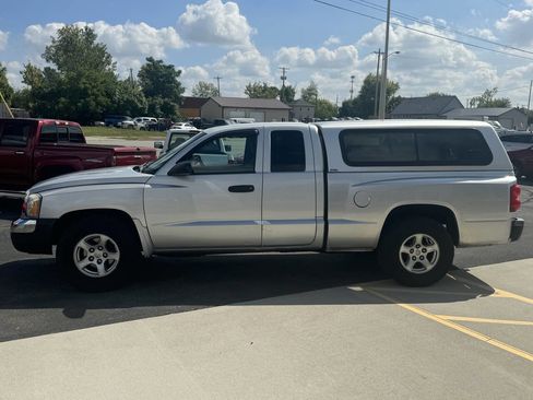 Used 2005 Dodge Dakota SLT image 11