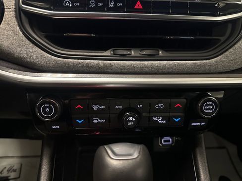 Used 2022 Jeep Compass Latitude image 27