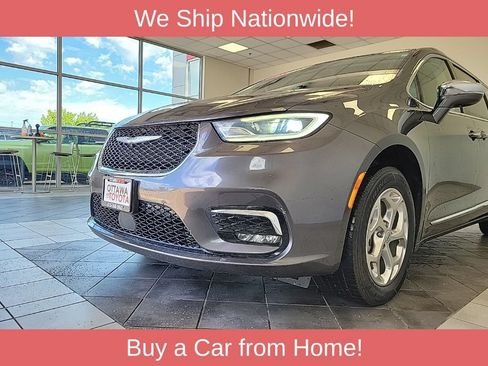 Used 2021 Chrysler Pacifica Limited AWD/4WD image 16