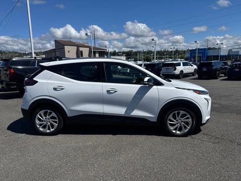 Used 2023 Chevrolet Bolt EUV LT FWD image 6