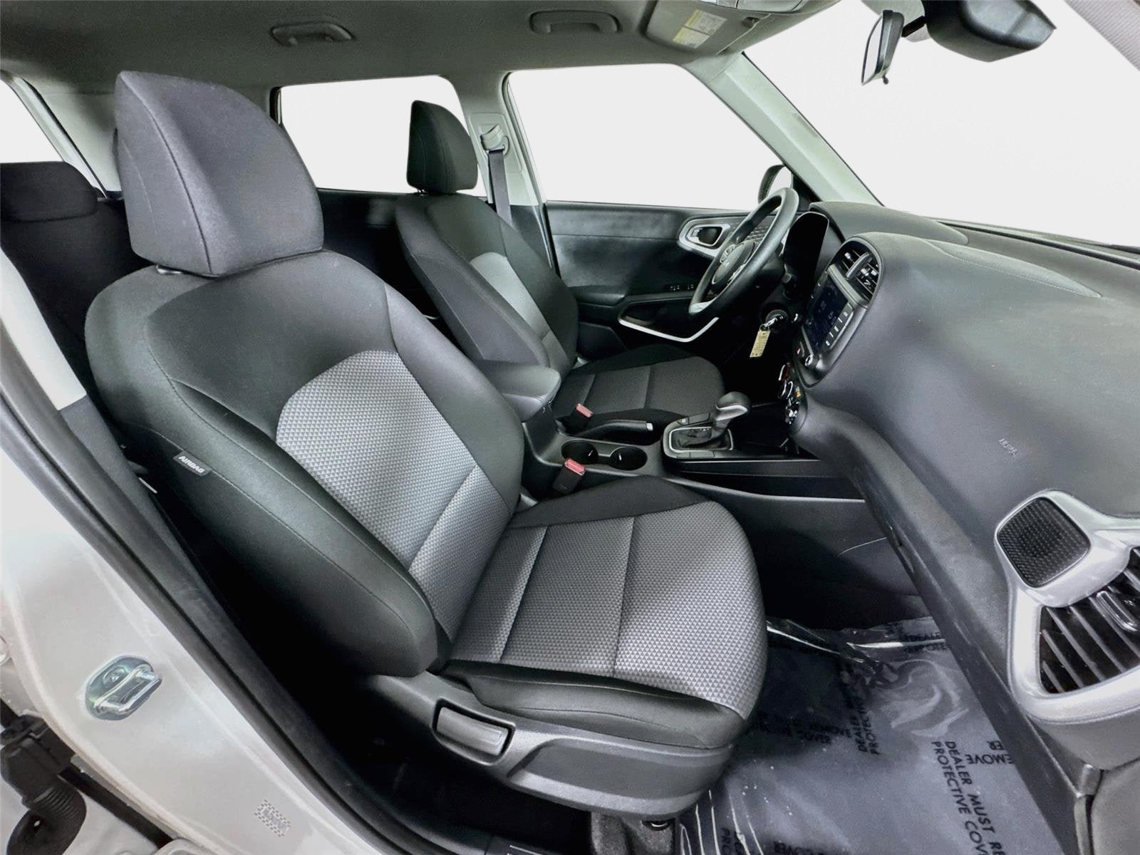 Certified 2025 Kia Soul LX w/ LX Technology Package FWD image 25