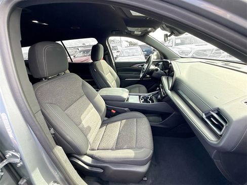 Used 2024 Chevrolet Traverse LT image 33