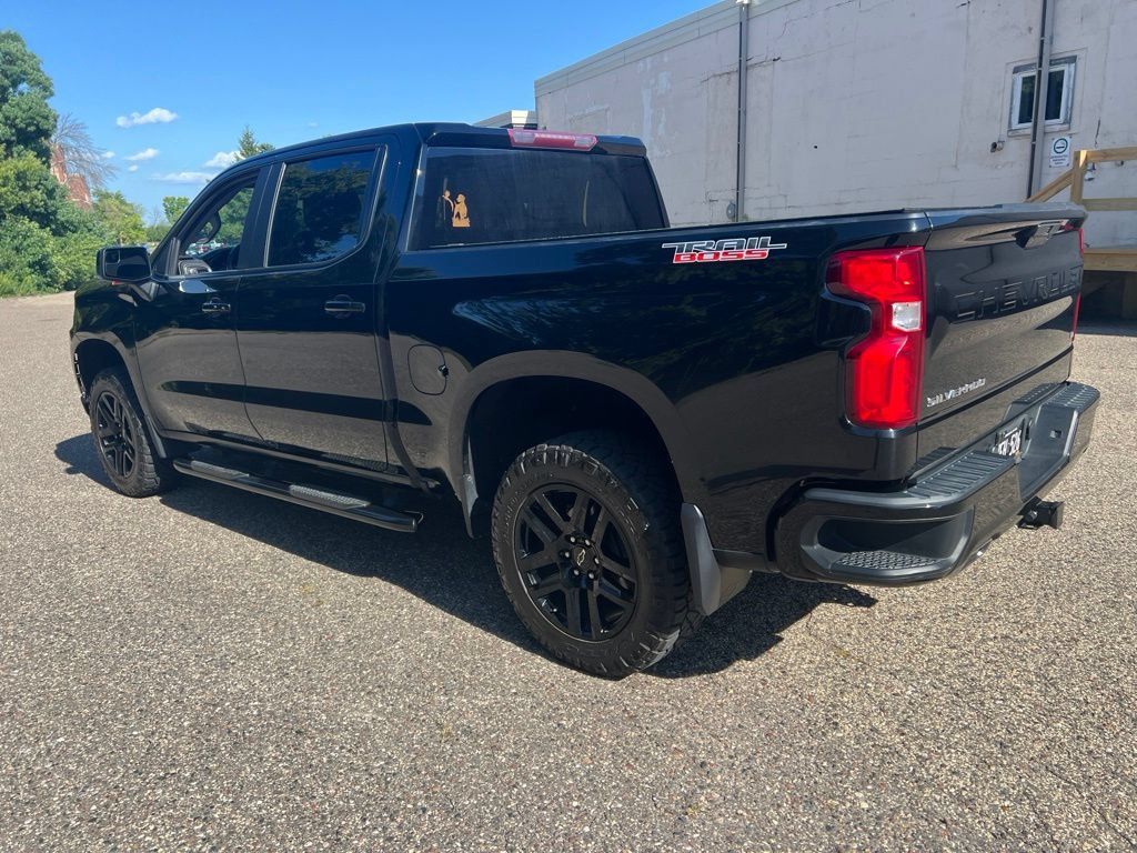 Used 2021 Chevrolet Silverado 1500 LT Trail Boss w/ Bed Protection Package AWD/4WD image 3