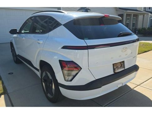 Used 2024 Hyundai Kona SEL FWD image 4