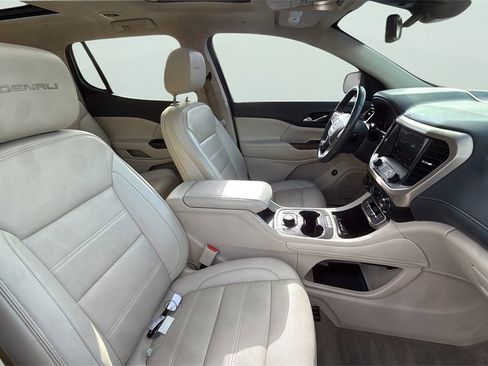 Used 2021 GMC Acadia Denali w/ Denali Technology Package image 17