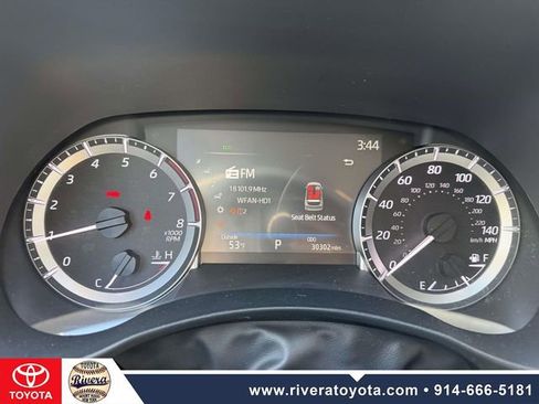 Used 2023 Toyota Highlander XLE image 19