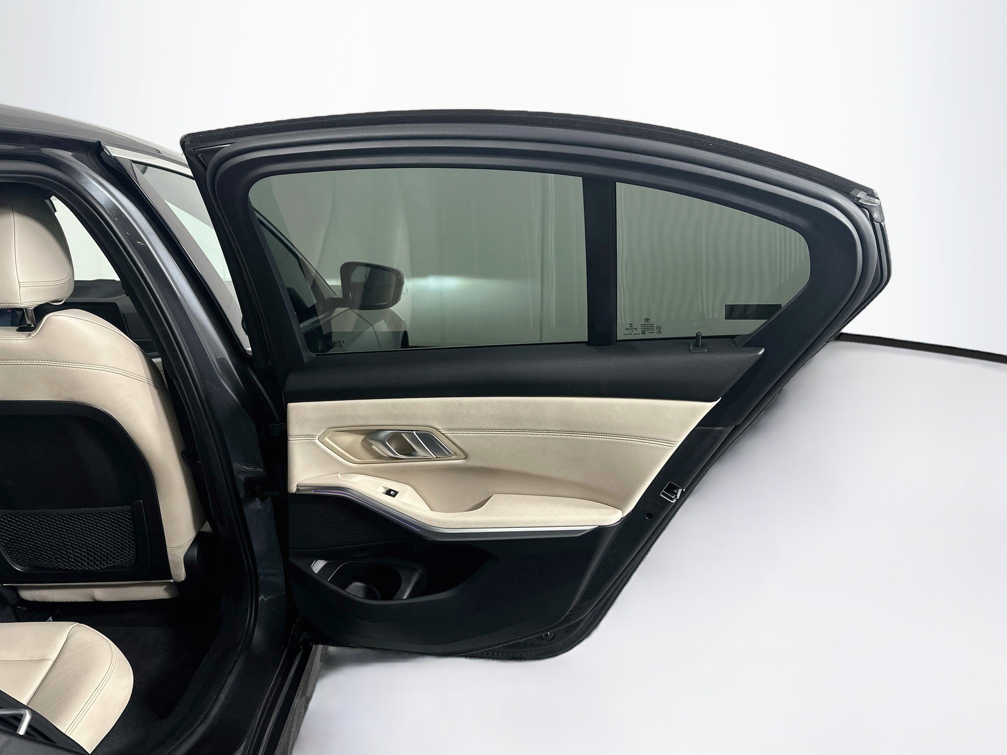 Used 2021 BMW 330e w/ Executive Package RWD image 31