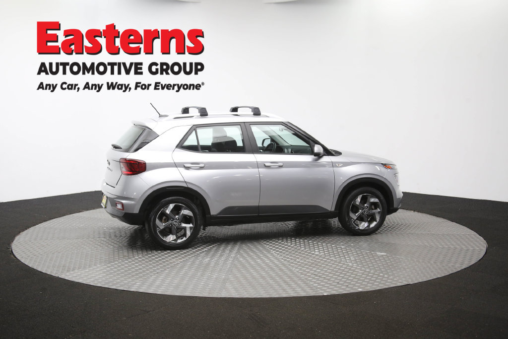 Used 2023 Hyundai Venue SEL FWD image 48